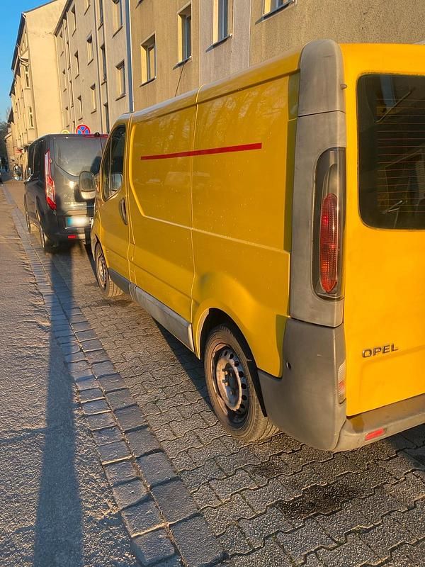 Gebraucht Opel Vivaro 82 PS (60 kW) 2004 Gelb Van / Kleinbus