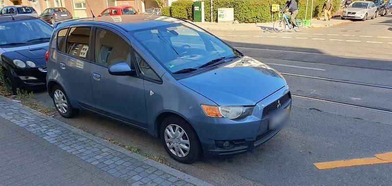 Gebraucht Mitsubishi Colt 95 PS (69 kW) 2009 Blau Kleinwagen