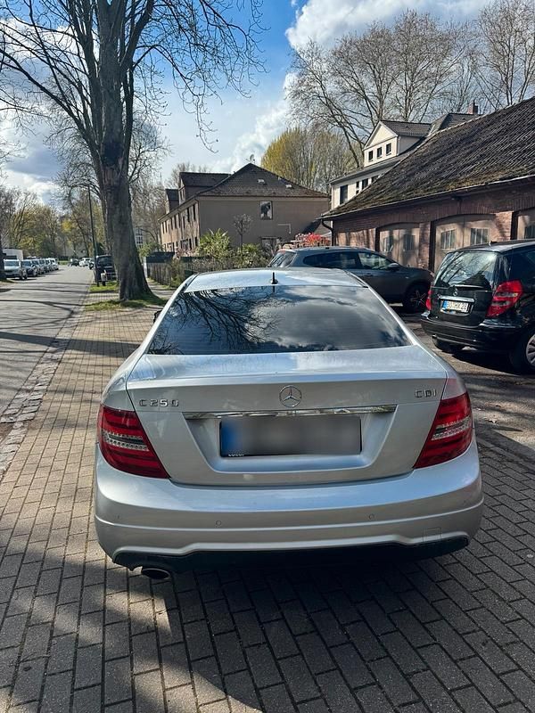 Gebraucht Mercedes 250 204 PS (150 kW) 2014 Silber Coupé