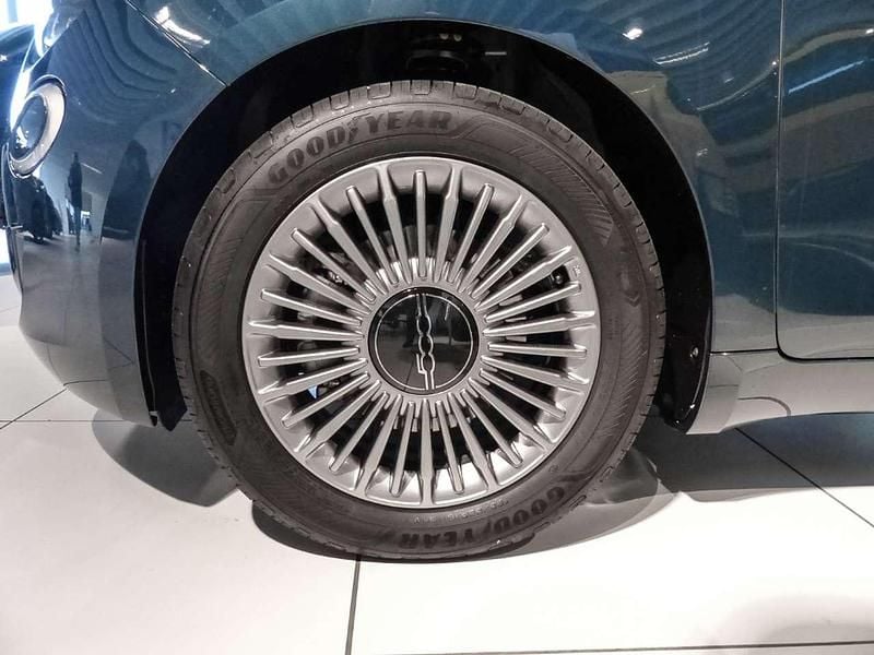 Neu Fiat 500 65 PS (47 kW) 2026 Ozean grün Limousine