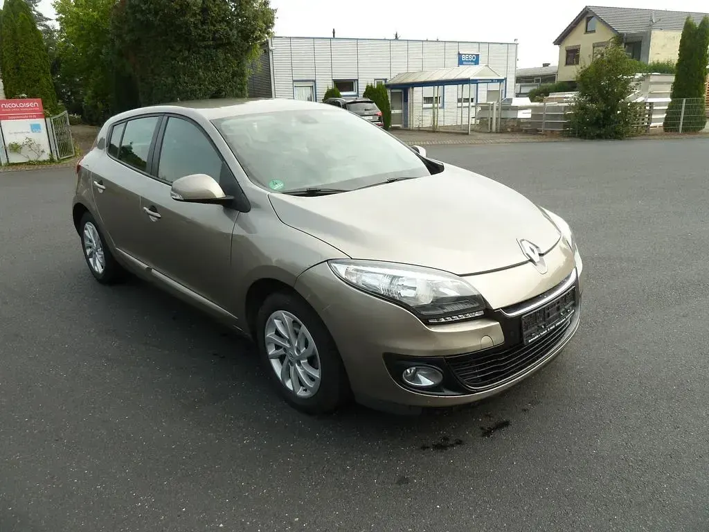 Gebraucht Renault Mégane III Initiale Paris 132 PS (97 kW) 2013 Gold Limousine