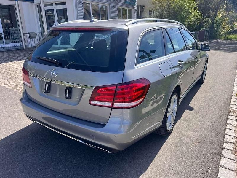 Usado Mercedes E350 258 HP (189 kW) 2014 Prateado Carrinha