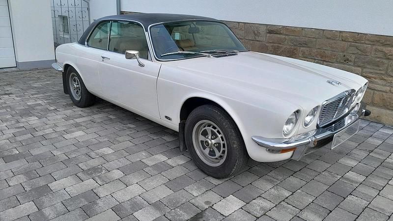 Weiß Gebraucht 1975 Jaguar XJ12 Limousine | 14.700 € - Bild 1/4