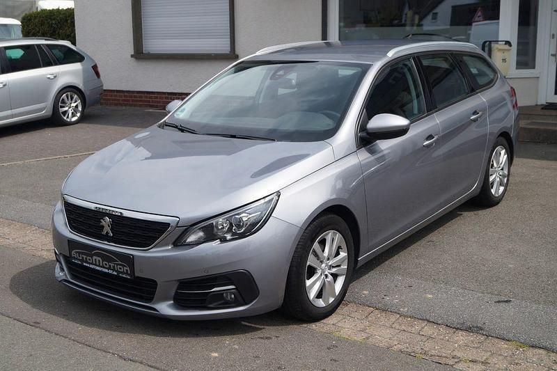 Grau Gebraucht 2020 Peugeot 308 Active Kombi | 14.390 € (Etwas zu teuer) - Bild 1/4