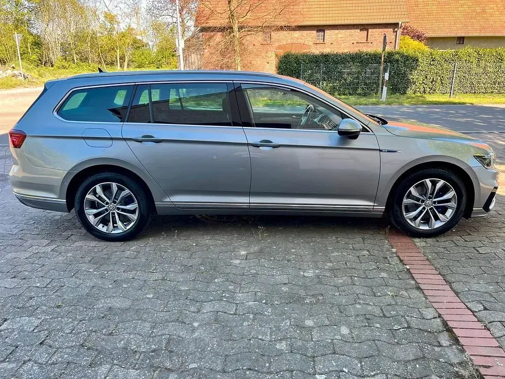 Second-hand VW Passat GTE 218 CP (160 kW) 2021 Gri Berlinǎ