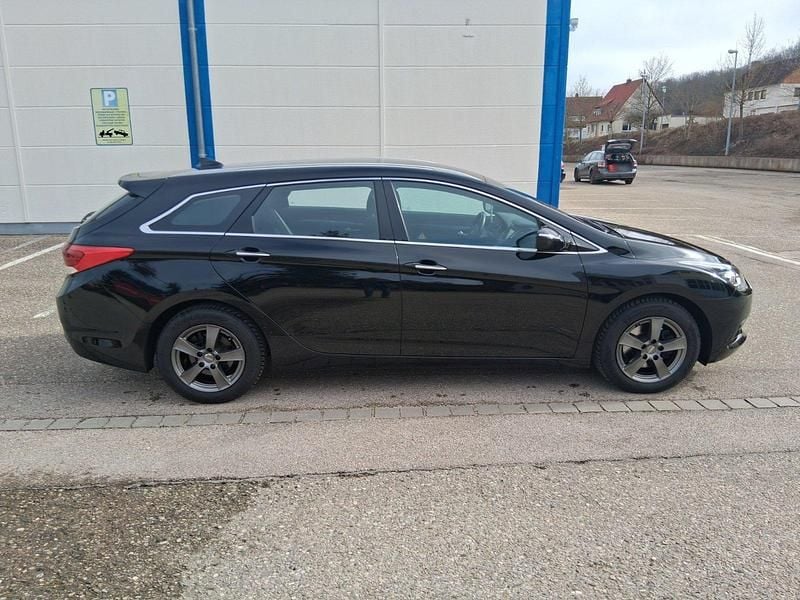Gebraucht Hyundai i40 135 PS (99 kW) 2019 Schwarz Kombi