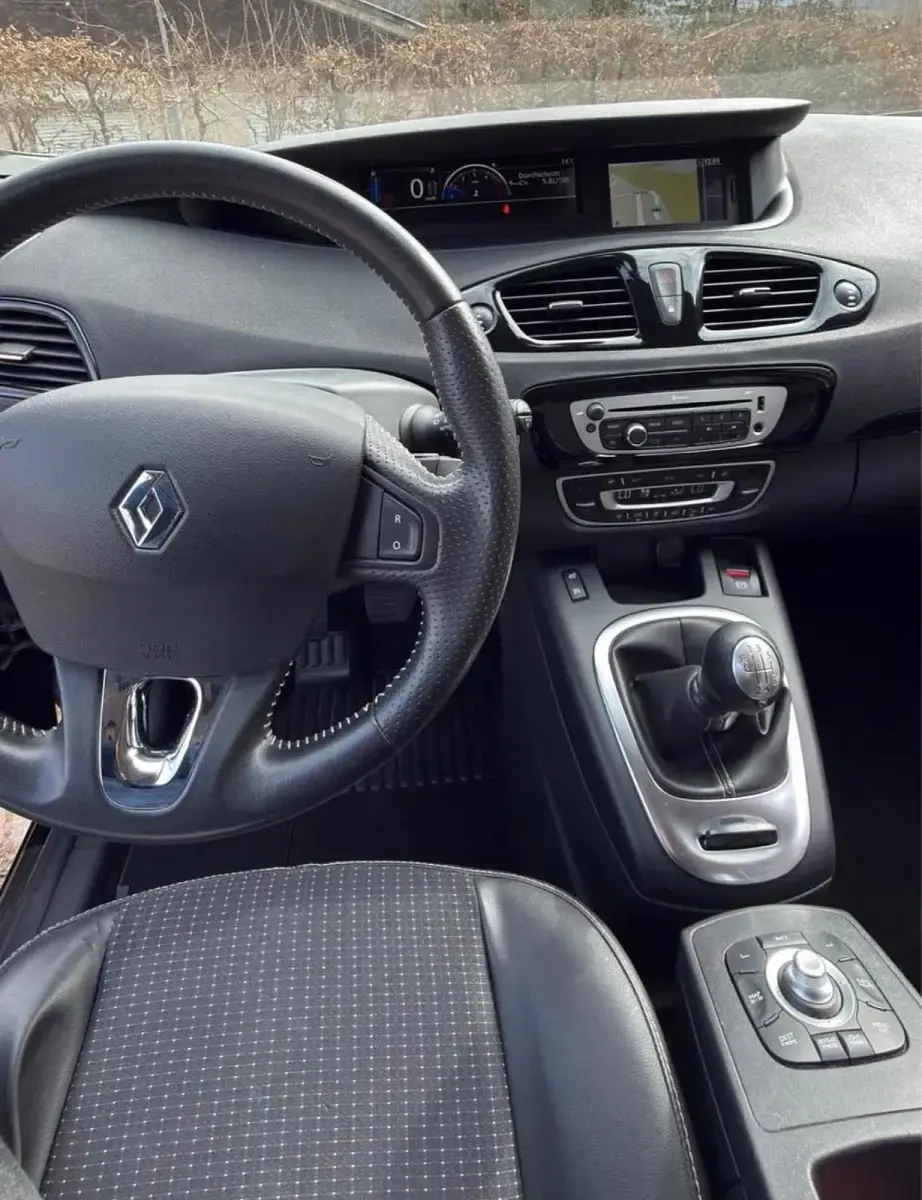 Gebraucht Renault Mégane 130 PS (95 kW) 2014 Schwarz Limousine