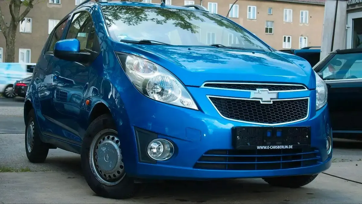 Gebraucht Chevrolet Spark 85 PS (62 kW) 2011 Blau Kleinwagen