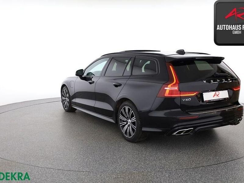 Gebraucht Volvo V60 341 PS (250 kW) 2021 Onyx black Kombi
