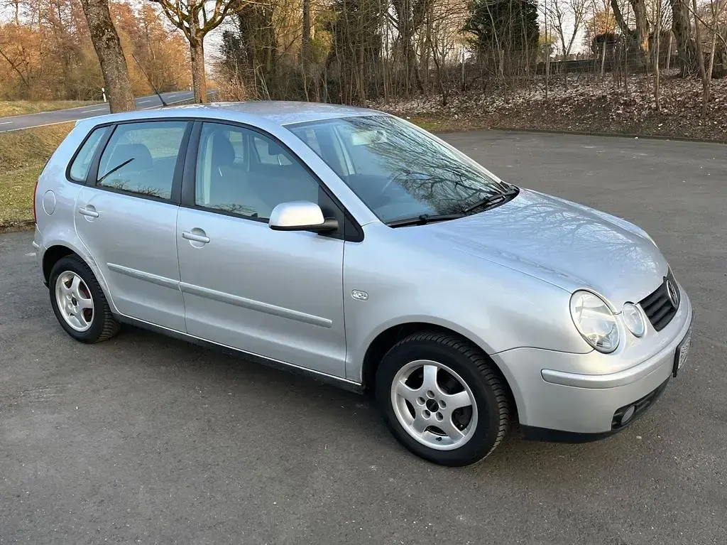 Gebraucht VW Polo Basis 64 PS (47 kW) 2005 Silber Kleinwagen