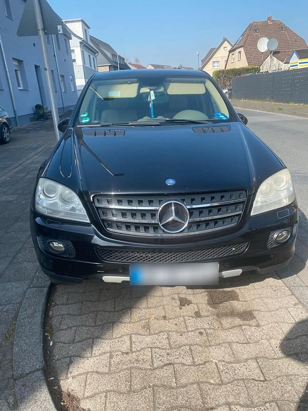 Gebraucht Mercedes ML320 224 PS (164 kW) 2006 Schwarz SUV
