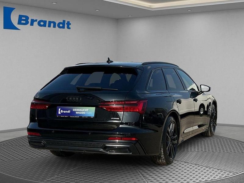 Gebraucht Audi A6 S-Line 299 PS (219 kW) 2022 Mythosschwarz metallic (metallic) Kombi