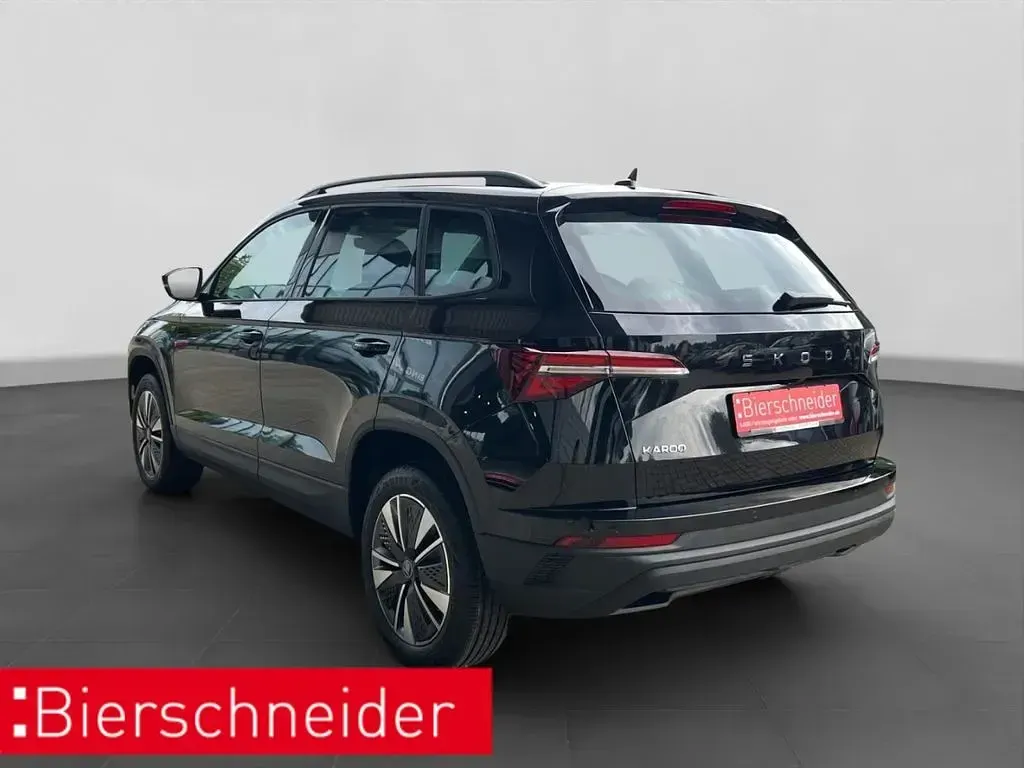Neu Skoda Karoq Tour 150 PS (110 kW) 2026 Schwarz SUV