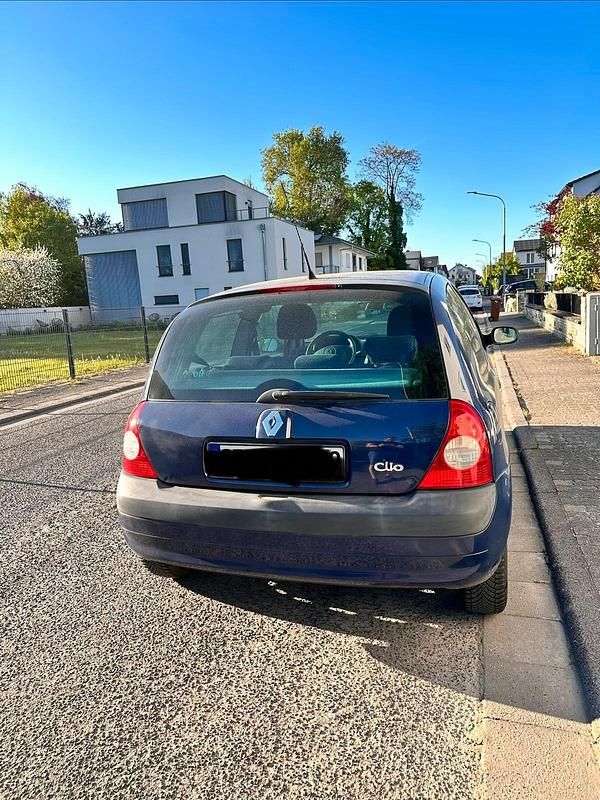 Gebraucht Renault Clio II 58 PS (42 kW) 2003 Blau Kleinwagen