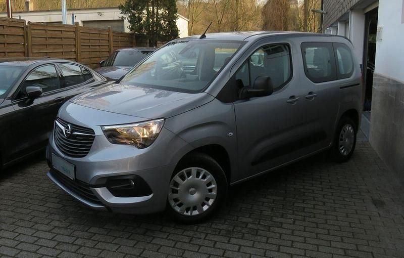 Gebraucht Opel Combo Life Edition 131 PS (96 kW) 2022 Kontrast grau/quarz silber Van / Kleinbus