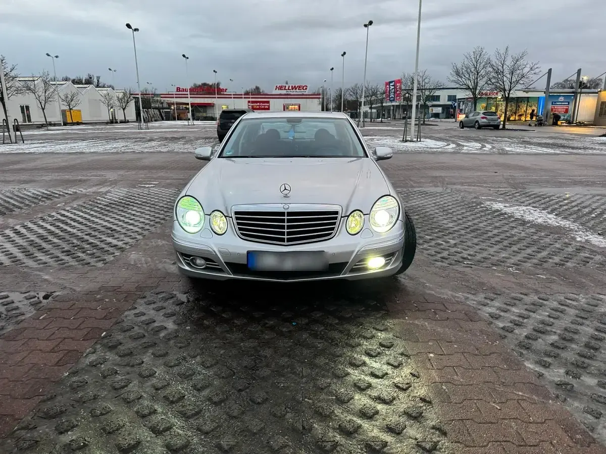 Gebraucht Mercedes E280 190 PS (139 kW) 2007 Andere farben Limousine