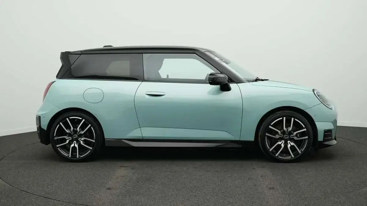 Gebraucht Mini Cooper SE 160 kW (218 PS) 2025 Grün Kleinwagen