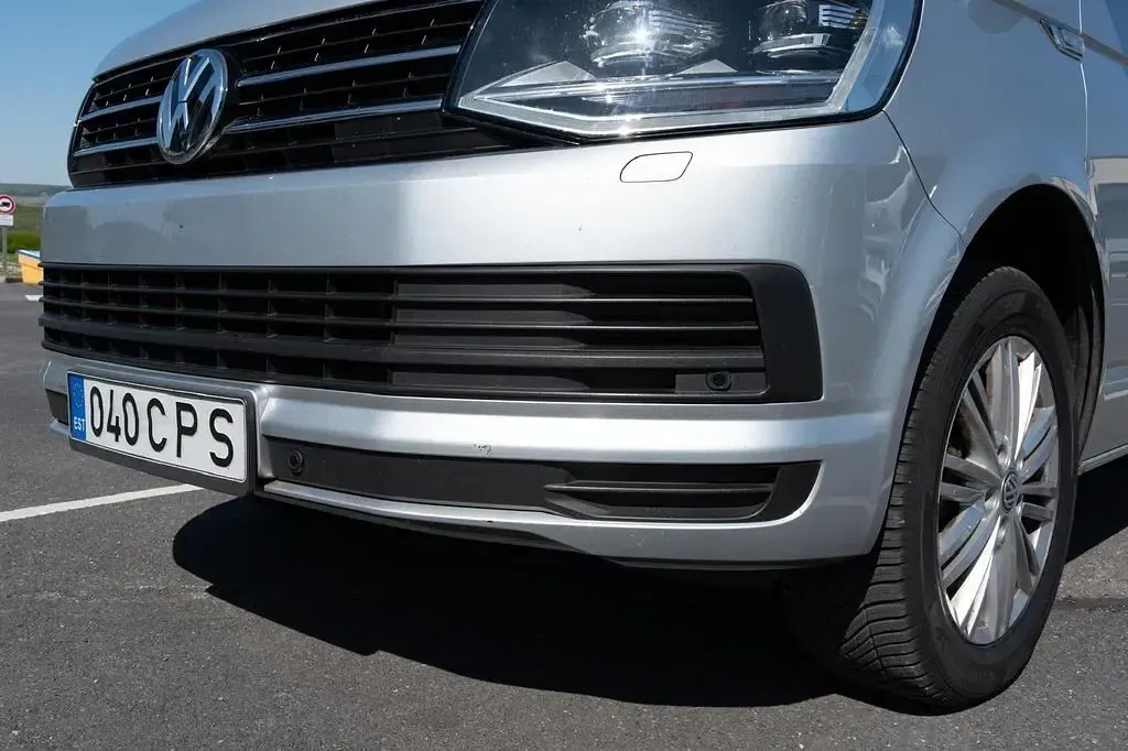 Używany VW Caravelle 199 KM (146 kW) 2019 Srebrny Van