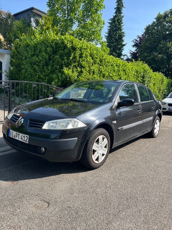 Schwarz Gebraucht 2005 Renault Mégane II Expression Limousine | 2.199 € (Guter Preis) - Bild 1/4