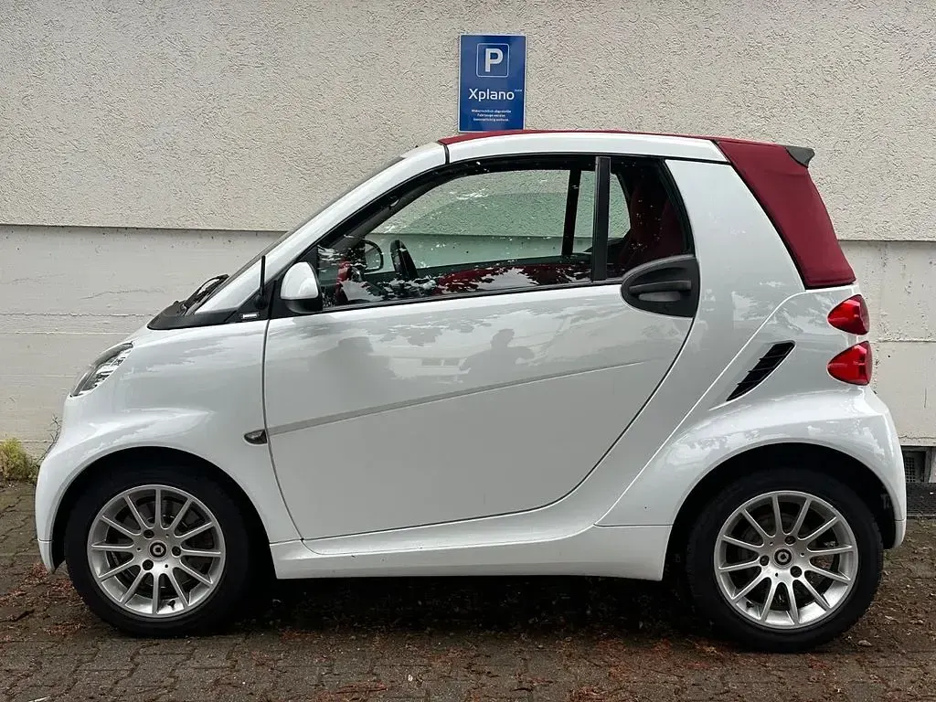 Gebraucht Smart ForTwo Cabrio 84 PS (61 kW) 2012 Weiß Cabrio
