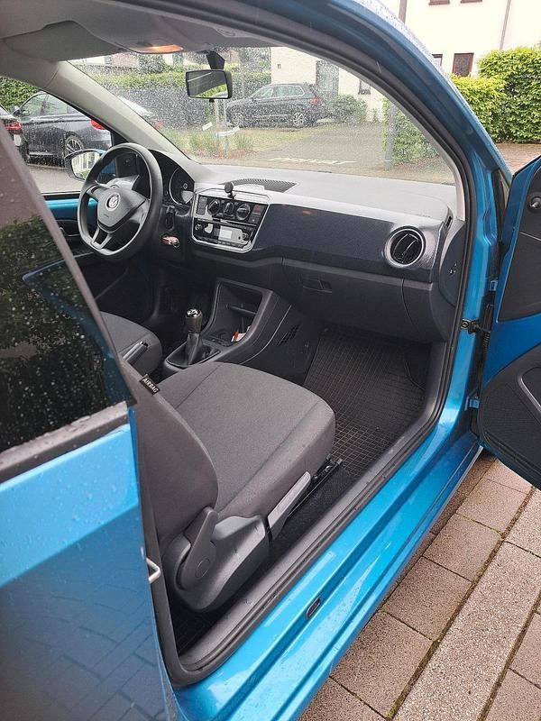 Blau Gebraucht 2018 VW up! Kleinwagen | 5.990 € (Superpreis) - Bild 1/3