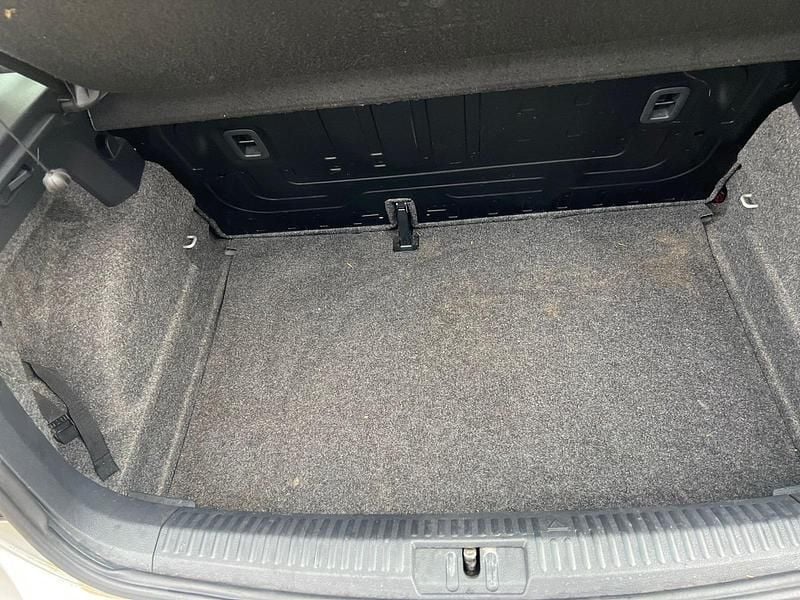 Gebraucht VW Polo 60 PS (44 kW) 2012 Grau Kleinwagen