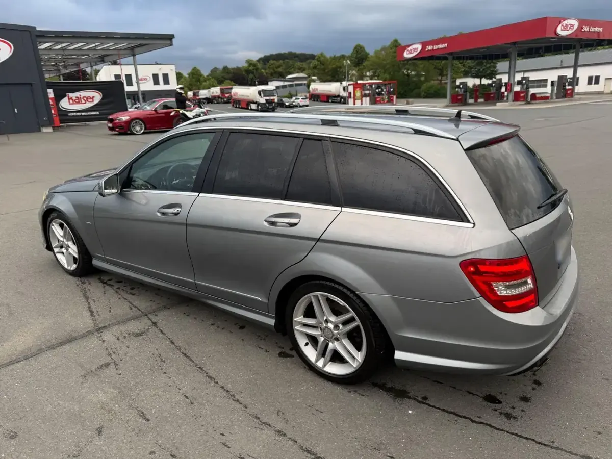 Gebraucht Mercedes C300 AMG line 231 PS (169 kW) 2012 Grau Limousine