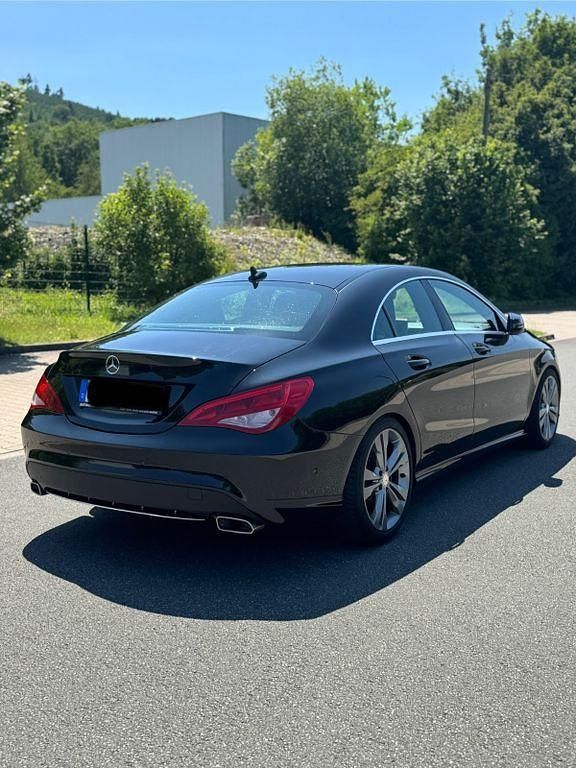 Schwarz Gebraucht 2013 Mercedes CLA200 Urban Limousine | 16.900 € (Superpreis) - Bild 1/4