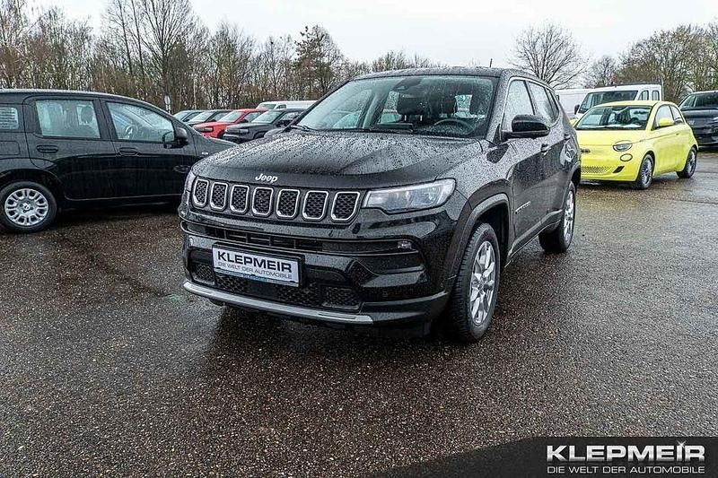 Gebraucht Jeep Compass Altitude 131 PS (96 kW) 2024 Cinema schwarz SUV