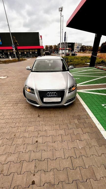 Gebraucht Audi A3 Ambiente 105 PS (77 kW) 2011 Silber Kleinwagen