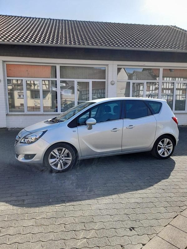 Gebraucht Opel Meriva 140 PS (102 kW) 2014 Silber Van / Kleinbus