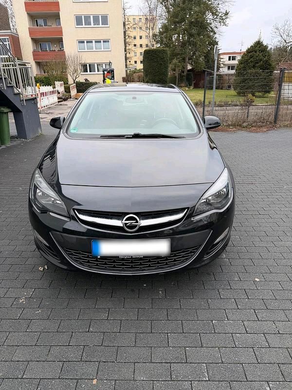 Gebraucht Opel Astra Active 120 PS (88 kW) 2013 Schwarz Limousine