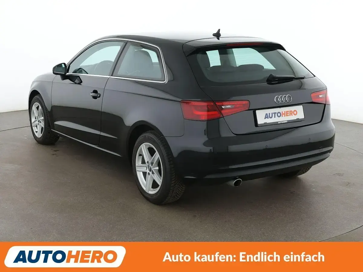 Gebraucht Audi A3 Ambiente 110 PS (80 kW) 2015 Schwarz Limousine