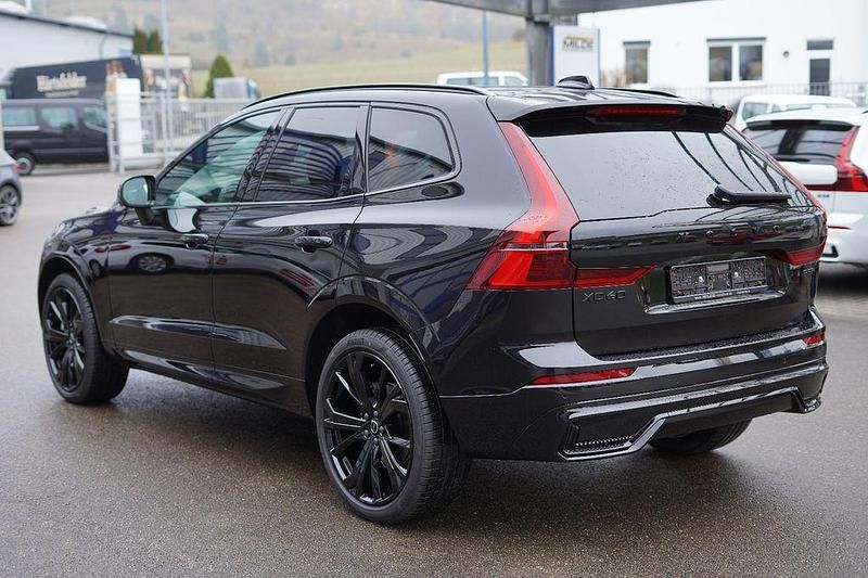 Neu Volvo XC60 250 PS (183 kW) 2025 Schwarz SUV