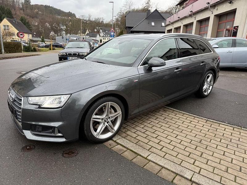 Grau Gebraucht 2019 Audi A4 S-Line Kombi | 18.499 € (Superpreis) - Bild 1/4