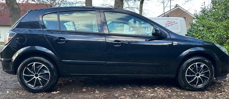 Gebraucht Opel Astra 90 PS (66 kW) 2009 Schwarz Limousine