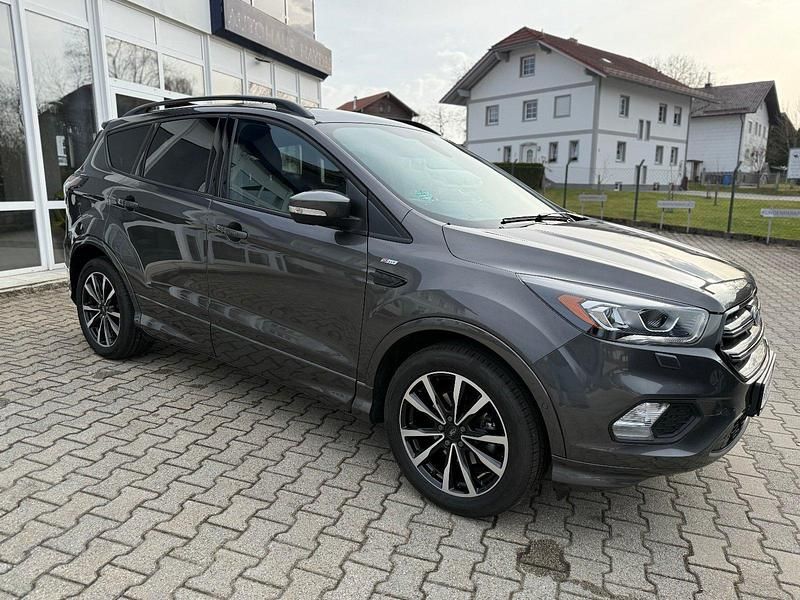 Gebraucht Ford Kuga ST-Line 150 PS (110 kW) 2017 Magneticgrau (metallic) SUV