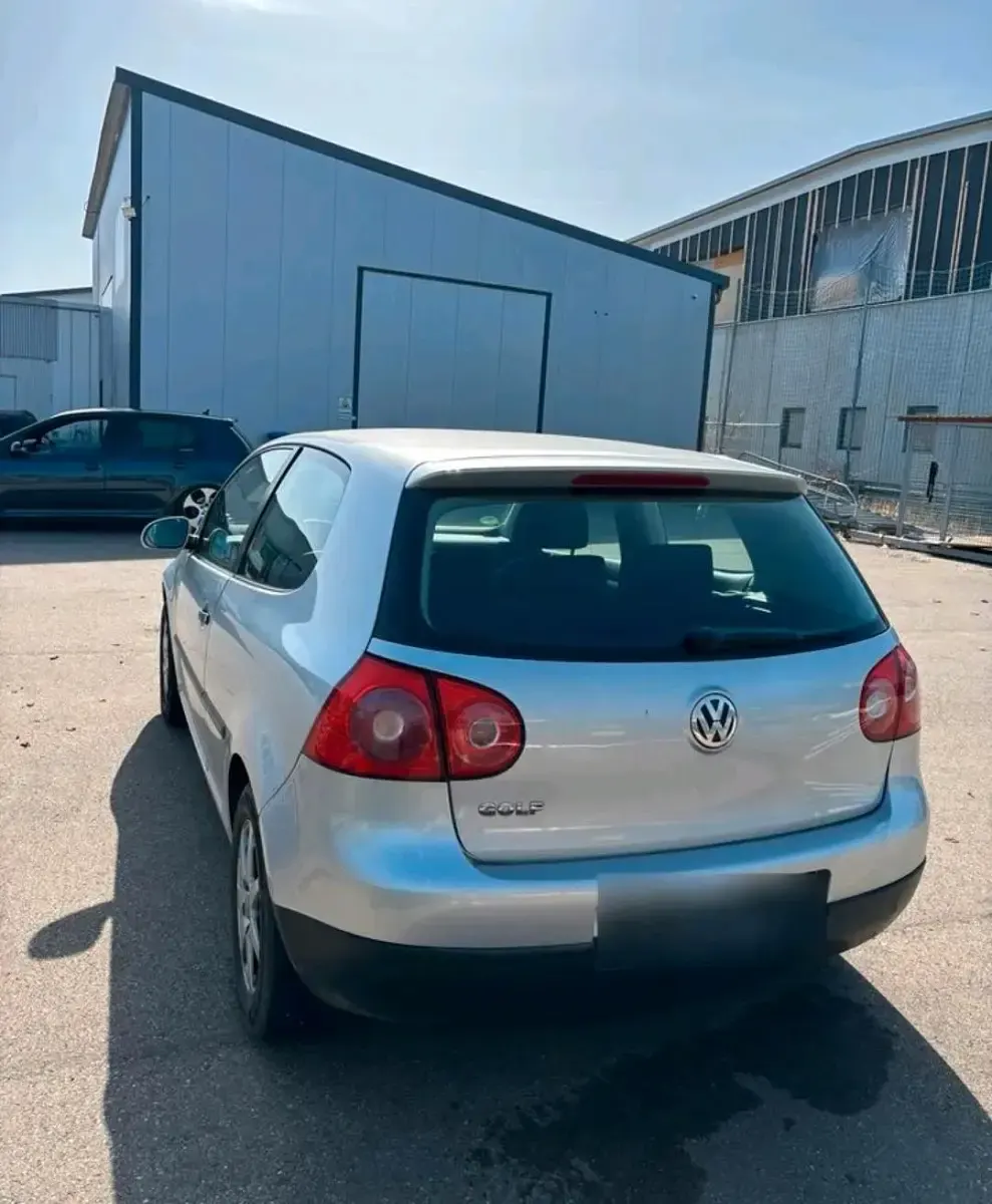 Gebraucht VW Golf V 90 PS (66 kW) 2005 Silber Kleinwagen