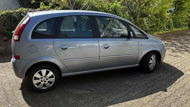 Używany Opel Meriva Edition 101 KM (74 kW) 2005 Szary Minivan