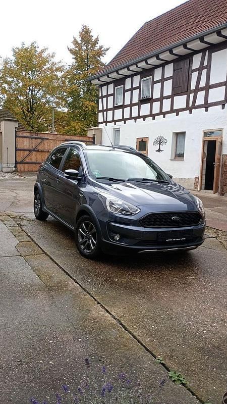 Silber Gebraucht 2018 Ford Ka Active Kleinwagen | 8.800 € (Guter Preis) - Bild 1/4