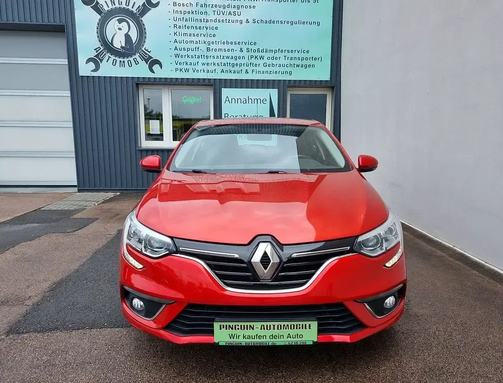 Gebraucht Renault Mégane Life 132 PS (97 kW) 2019 Rot Kleinwagen