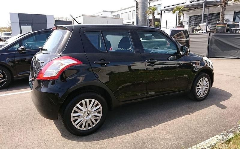 Gebraucht Suzuki Swift Club 94 PS (69 kW) 2012 Schwarz Kleinwagen