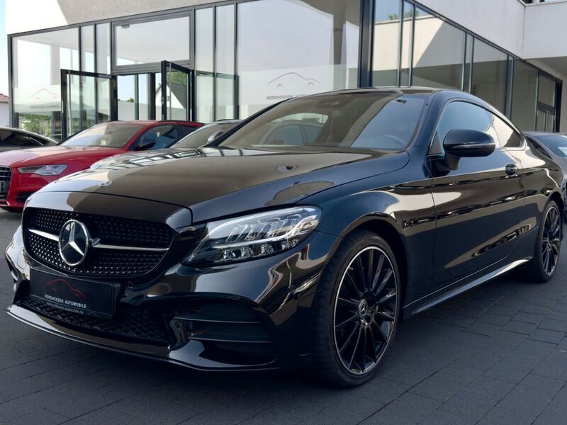 Schwarz Gebraucht 2022 Mercedes C200 AMG line Plus Coupé | 38.980 € (Fairer Preis) - Bild 1/4