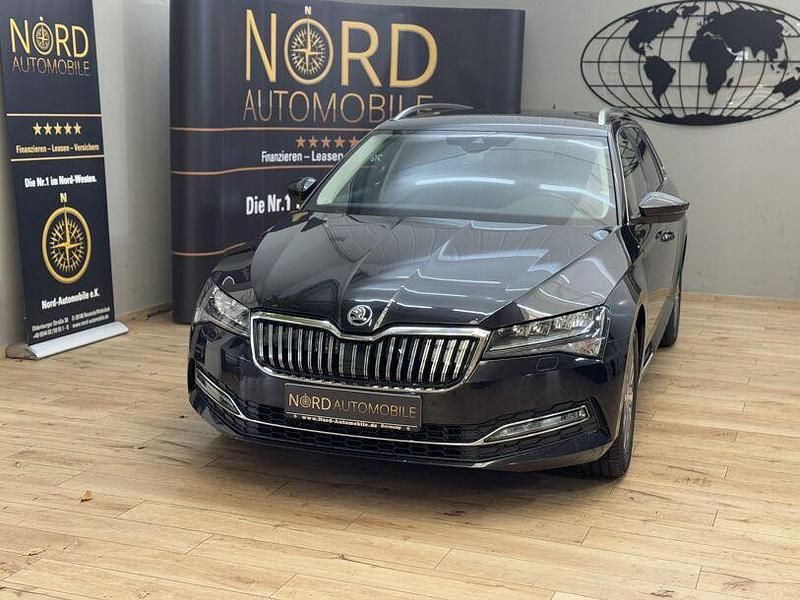 Schwarzmagic perlef (metallic) Gebraucht 2022 Skoda Superb Style Kombi | 23.899 € (Guter Preis) - Bild 1/3