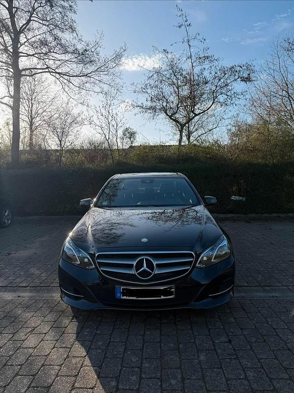 Second-hand Mercedes E300 231 CP (169 kW) 2014 Negru Berlinǎ