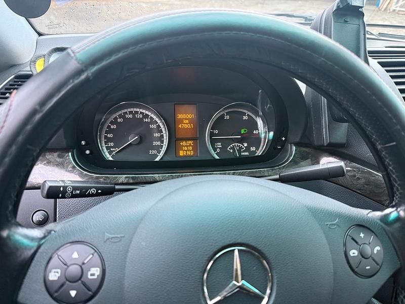 Używany Mercedes Viano 224 KM (164 kW) 2011 Szary Minivan