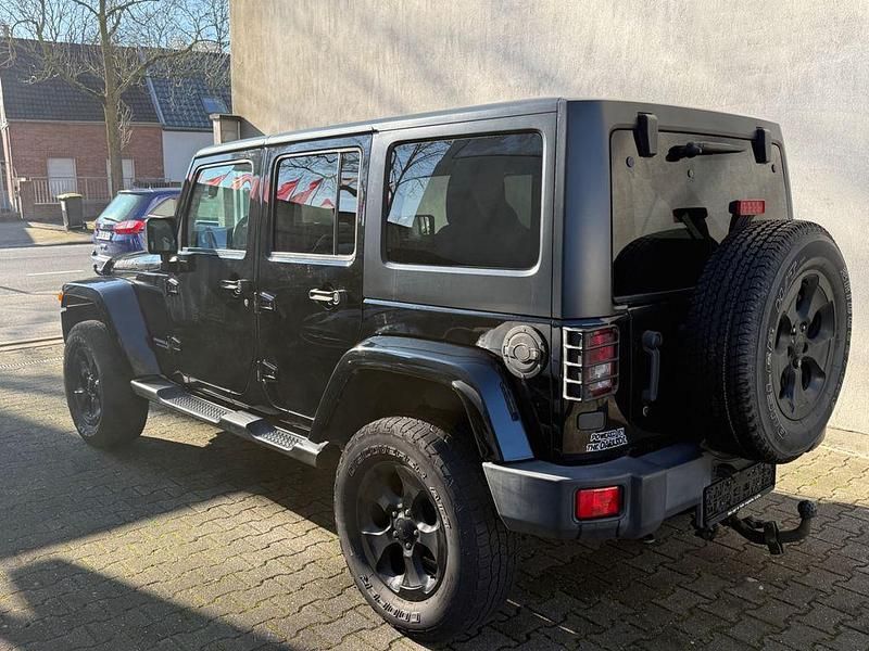Gebraucht Jeep Wrangler Unlimited Sahara 200 PS (147 kW) 2016 Schwarz SUV