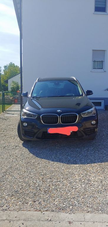 Schwarz Gebraucht 2016 BMW X1 Sport Line SUV | 20.000 € (Teuer) - Bild 1/4