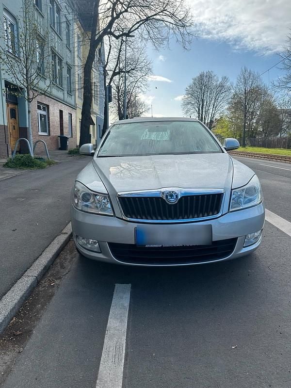 Gebraucht Skoda Octavia 101 PS (74 kW) 2009 Grau Limousine