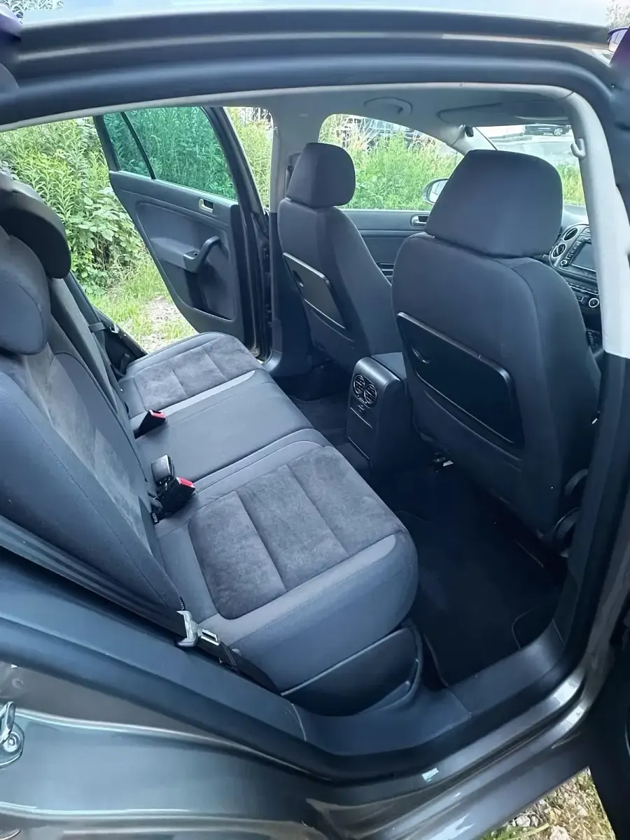 Gebraucht VW Golf Plus Cross 122 PS (89 kW) 2009 Braun Van / Kleinbus